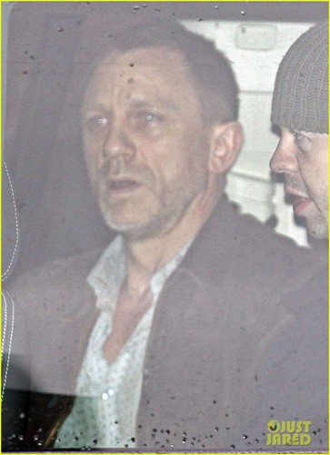  Daniel Craig: 'Skyfall' Scenes in London!