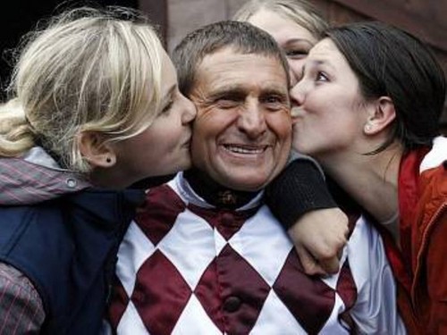 Josef Vana kiss with girls