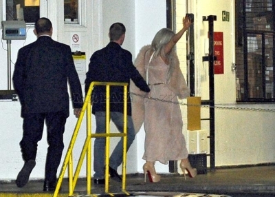  Lady gaga's arrival to her hotel in London (with Taylor Kinney)