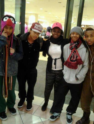  MB with a Mindless fã