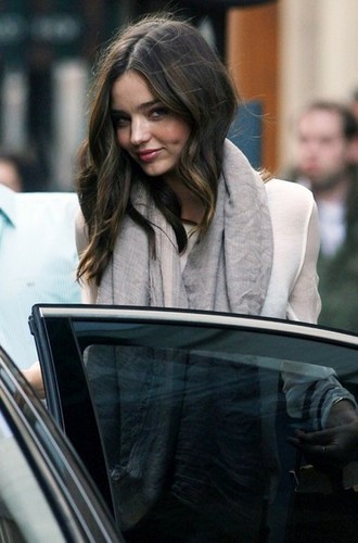  Miranda Kerr Out and About