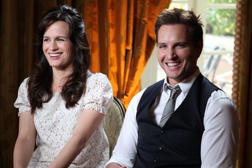  New Access Hollywood pic of Elizabeth and Peter [Breaking Dawn promotion]