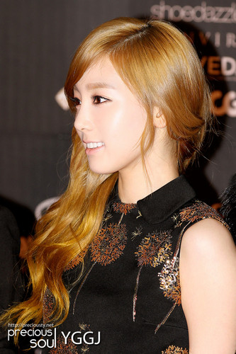  Taeyeon @ Mnet Style 图标 Awards 2011 Red Carpet