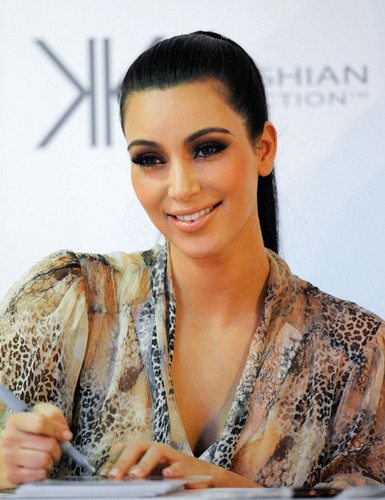  The Kardashians Promotes the "Kardashian Kollection"