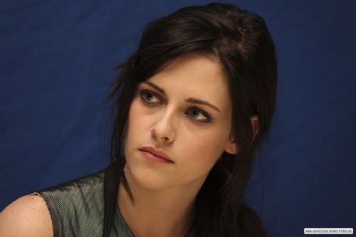  "Breaking Dawn" Press Conference in Los Angeles - November 6, 2011.