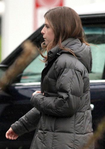  Anna Kendrick On The Set Of 'The Company آپ Keep'