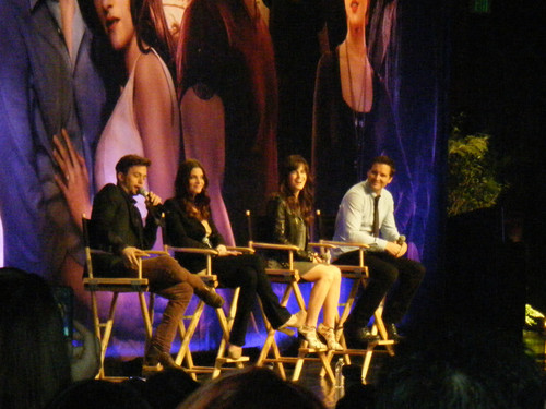  Elizabeth at The Official ‘Breaking Dawn’ Twilight Convention in L.A (Nov. 5)