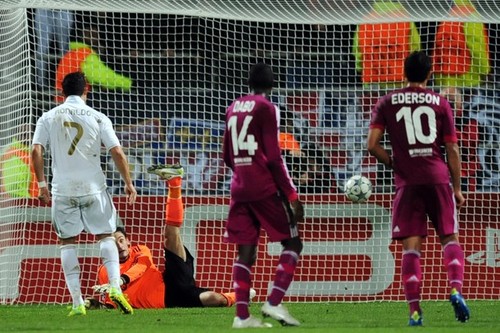  Hugo Lloris - Olympique Lyon 0:2 Real Madrid - (02.11.2011)
