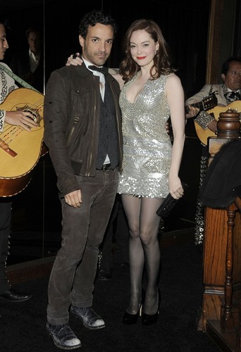  Rose - Chanel and Charles একপ্রকার গায়ক পক্ষী Pre-Oscar Party - March 6, 2010