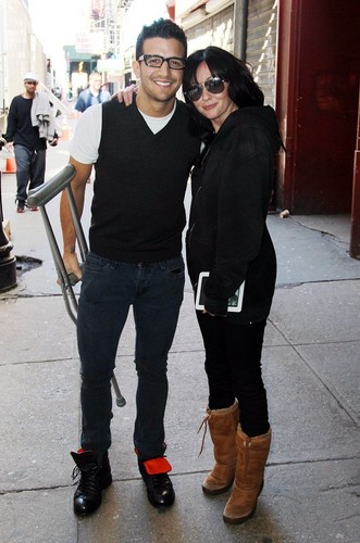  Shannen - Shannen and Mark Spotted In Midtown Manhattan - 1st April, 2010