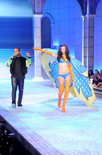  2011 Victoria's Secret Fashion mostrar - pista, pista de aterrizaje