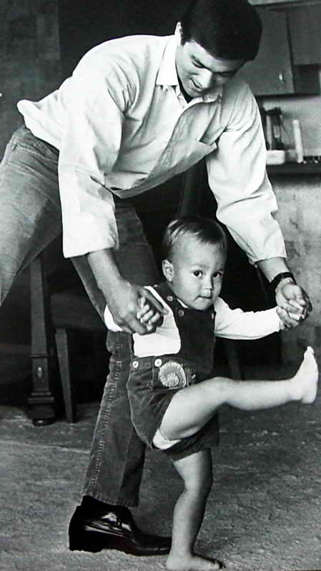 Bruce with his son - Bruce Lee Photo (26776458) - Fanpop