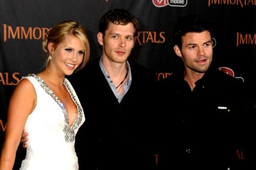  Daniel Gillies, Claire Holt and Joseph মরগান at The World Premiere of "Immortals"