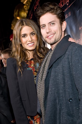  Nikki at the "Breaking Dawn: Part 1" show, concerto Tour in Chicago - Arrivals