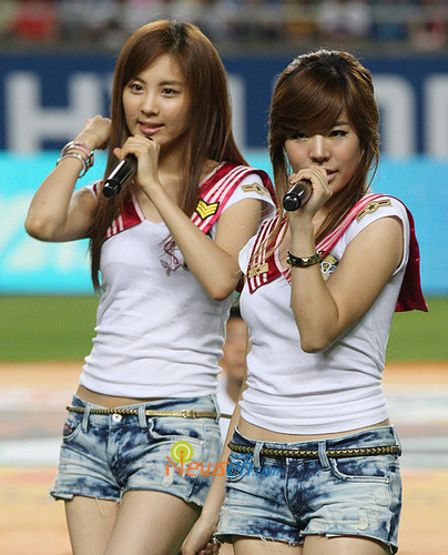 Sunny & Seohyun (SeoSun)