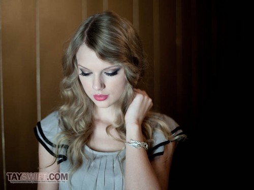 Taylor Swift photo shoot for The Independent Newspaper