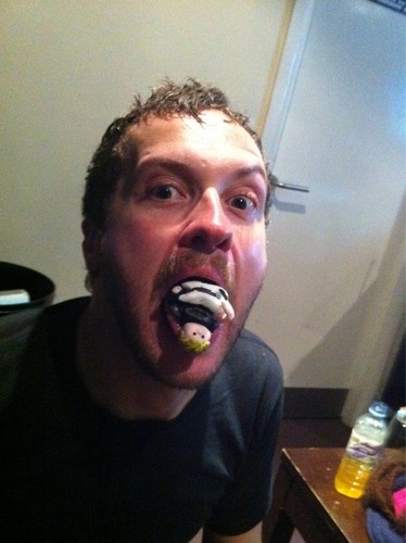  Tim eating himself :D [november 12th 2011]