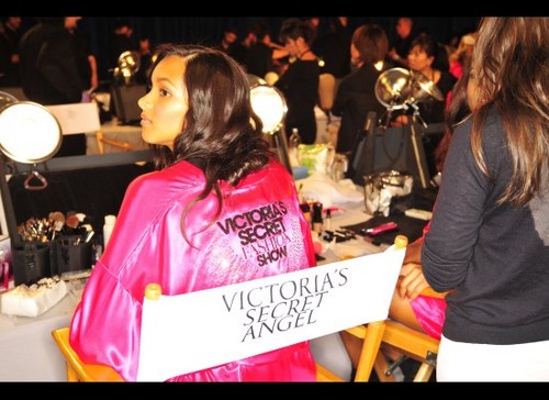  Victoria’s Secret Fashion tampil 2011 - Backstage