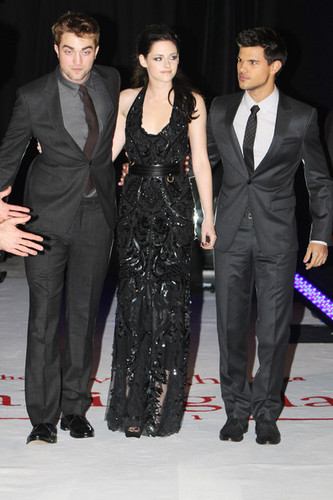  'The Twilight Saga: Breaking Dawn Part 1' Londres Premiere [16.11.11]