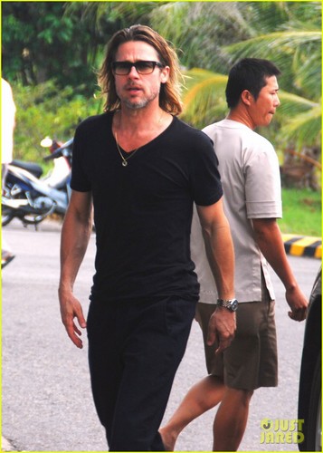  Brad Pitt & Angelina Jolie: Con Dao Island!