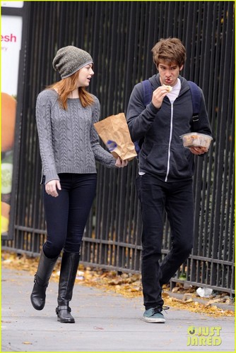 Emma Stone & Andrew Garfield: New York Stroll!