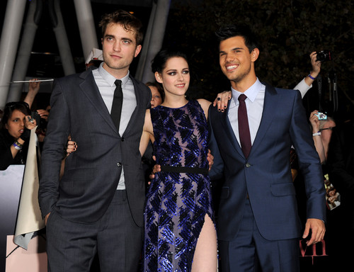  HQ 'The Twilight Saga: Breaking Dawn Part 1' Los Angeles Premiere [14.11.11]