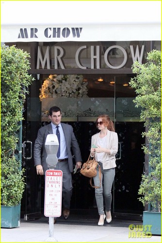 Isla Firsher Sopping in MR. Chow (November 15) in Beverly Hills