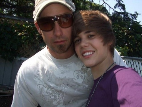  Justin Bieber and his dad