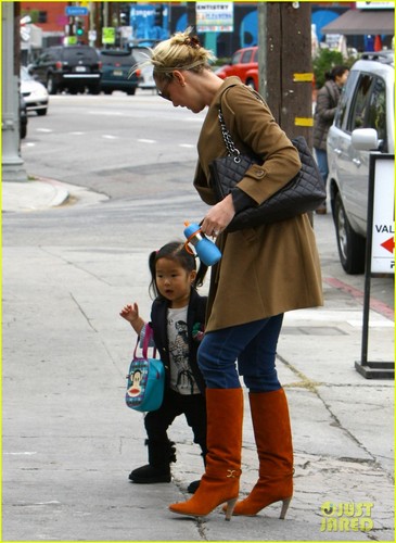  Katherine Heigl Lunches with Naleigh & Nancy
