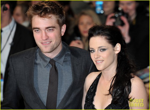  Kristen Stewart & Robert Pattinson Premiere 'Breaking Dawn' in Лондон