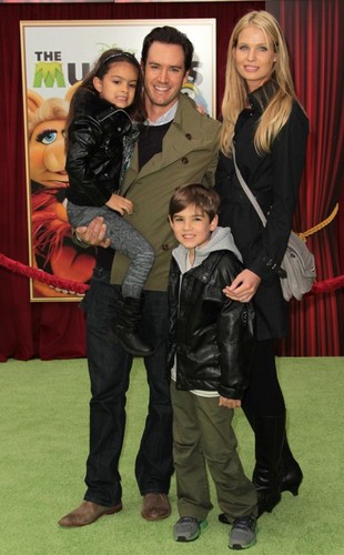  MP with family at The Muppets premier