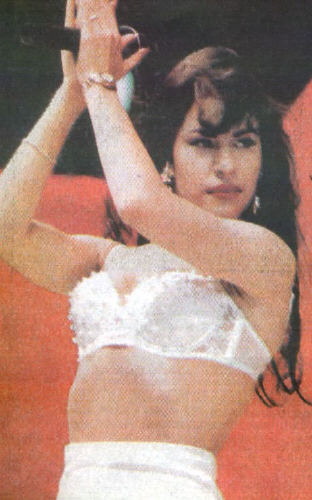  Selena Perez