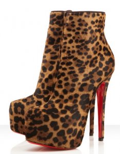  http://www.christianlouboutinsreplicaboots.com/christian-louboutin-daf-booty-160mm-boots-p-1103.html
