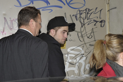  Robert Pattinson Out & About In Berlin (Nov 18