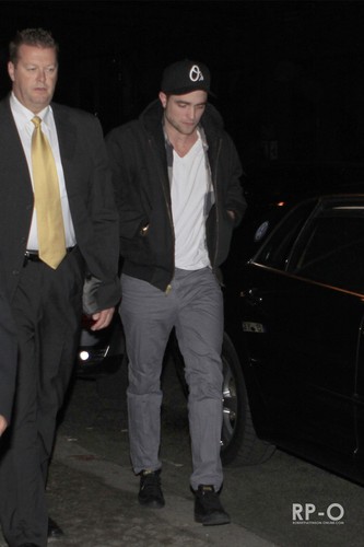  Robert Pattinson Out & About In Berlin (Nov 18th)