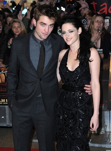  'The Twilight Saga: Breaking Dawn Part 1' London Premiere - November 16, 2011. [New Photos]