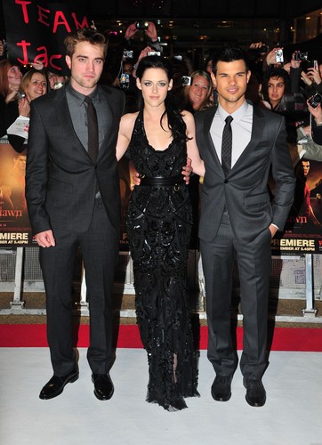  'The Twilight Saga: Breaking Dawn Part 1' 伦敦 Premiere - November 16, 2011. [New Photos]