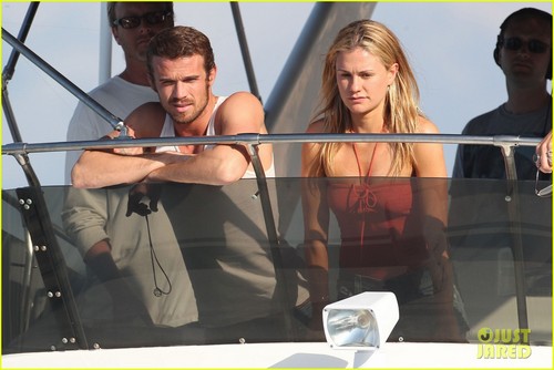  Anna Paquin & Cam Gigandet: 'Free Ride' 船, 小船 Time!