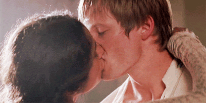  Arwen loves kissing