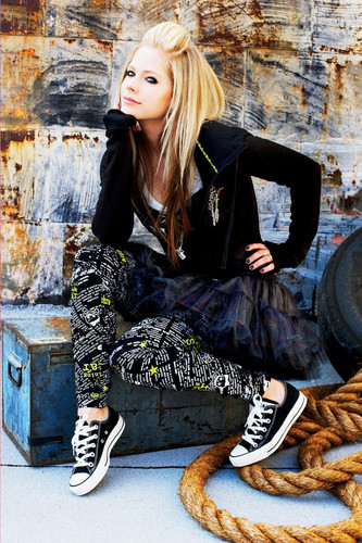  Avril Lavigne...