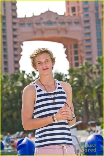  Cody Simpson to Atlantis Paradise Island in the Bahamas last weekend