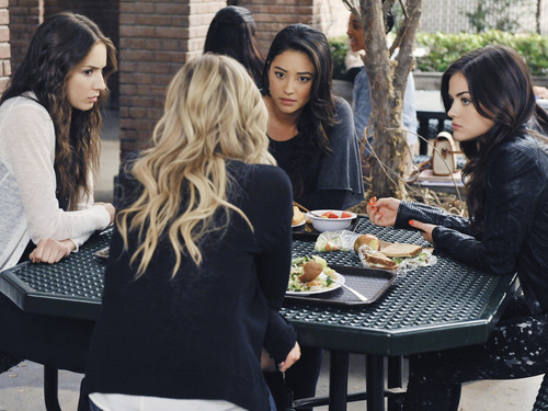 From Pretty Little Liars <3