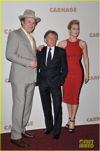 Kate Winslet: 'Carnage' Paris Premiere!