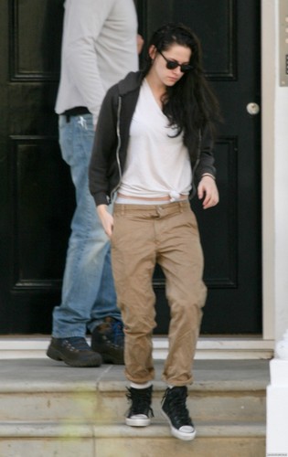  Kristen Stewart out and about in Londres - November 18, 2011.