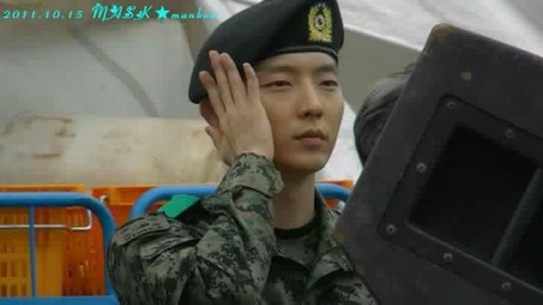  Lee Jun-ki train the Armed Forces dag