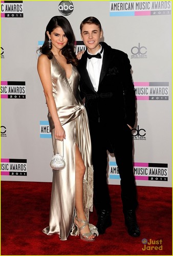  Selena Gomez & Justin Bieber: American 音乐 Awards 2011