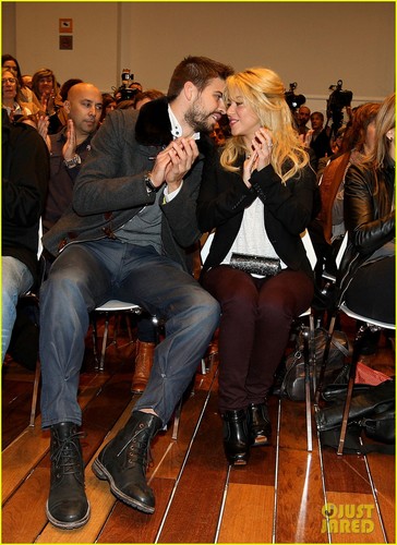  Shakira & Gerard Pique: Book Launch Lovebirds!