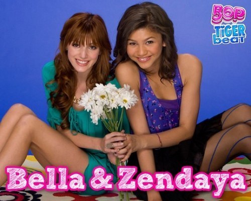  Bellla And Zendaya - Shake it up