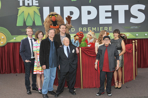  Neil Patrick Harris @ Premiere Of Walt ডিজনি Pictures' "The Muppets" - Red Carpet