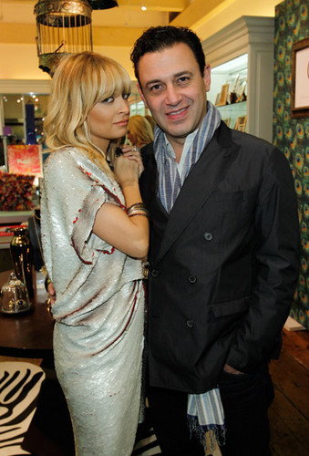  Novembermber 19 - Nicole unveils her House Of Harlow 1960 Pop-Up tindahan at Fred Segal